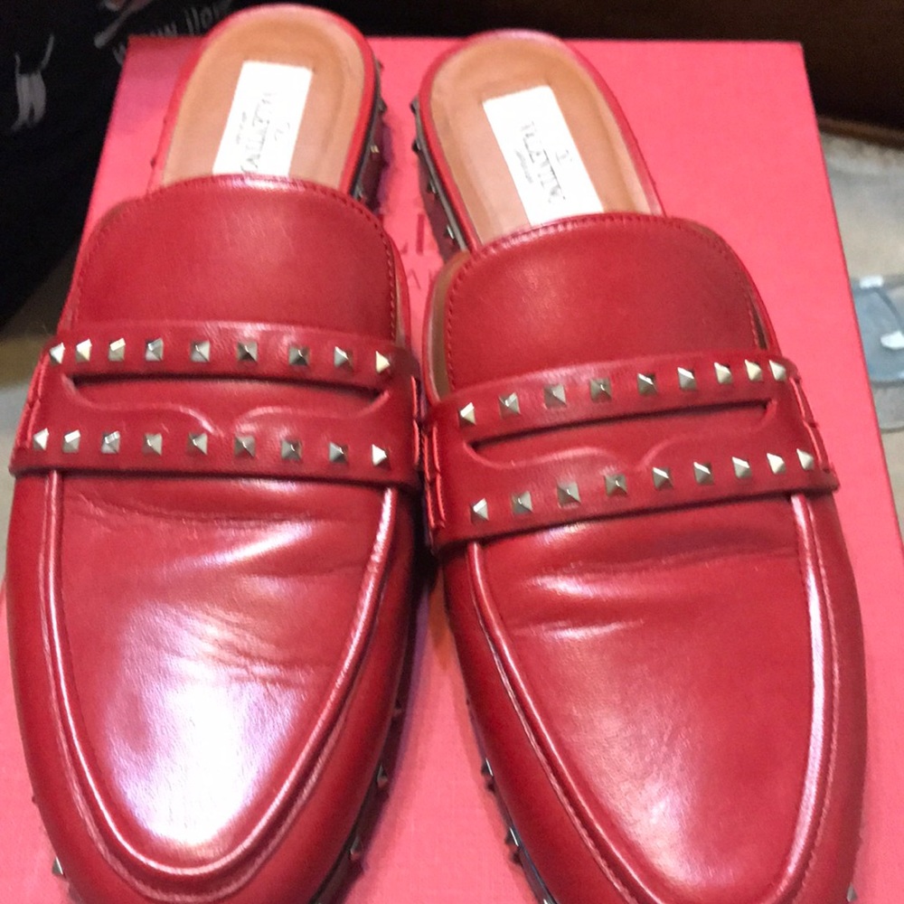 Rockstud calfskin mules